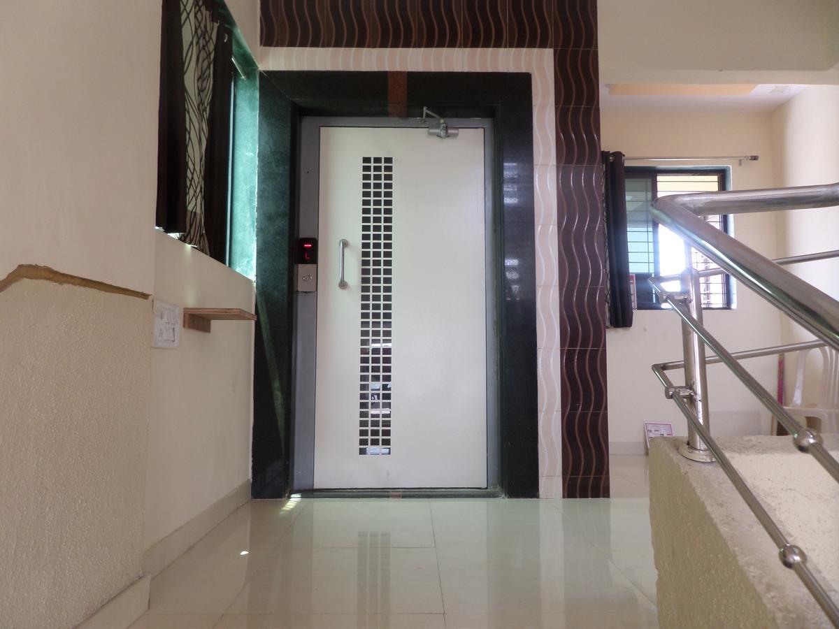Hotel Riya-Raj Lodging Titwala Exterior photo